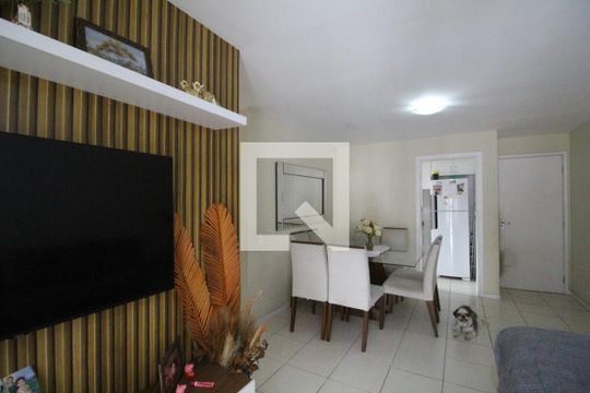 Sala de apartamento para alugar com 3 quartos, 78m² em Pechincha, Rio de Janeiro