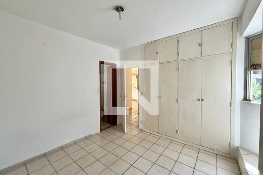 Suíte  de apartamento para alugar com 2 quartos, 94m² em Taquaral, Campinas