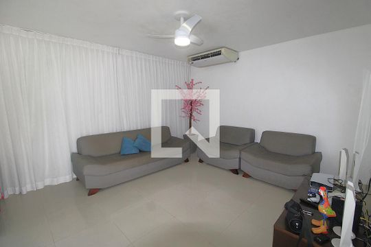 Sala de casa para alugar com 2 quartos, 200m² em Campinho, Rio de Janeiro