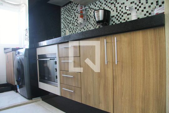 Cozinha e Área de Serviço de apartamento à venda com 3 quartos, 56m² em Jardim Cocaia, Guarulhos