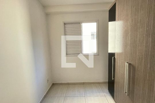 Quarto 01 de apartamento para alugar com 2 quartos, 47m² em Parque Rincao, Cotia