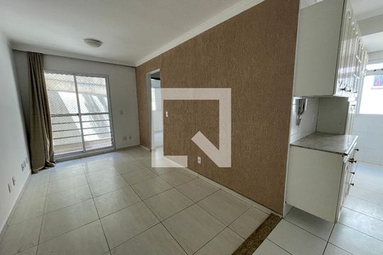 Sala de apartamento para alugar com 2 quartos, 47m² em Parque Rincao, Cotia