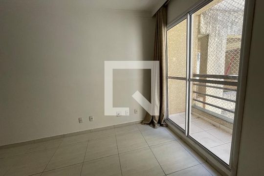 Sala de apartamento para alugar com 2 quartos, 47m² em Parque Rincao, Cotia
