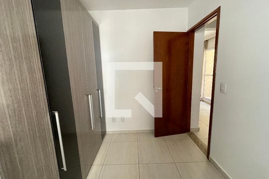 Quarto 01 de apartamento para alugar com 2 quartos, 47m² em Parque Rincao, Cotia
