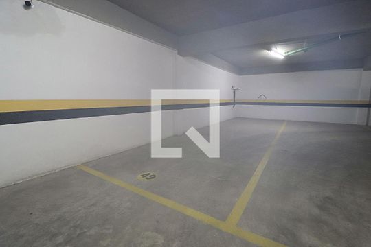 Garagem de apartamento para alugar com 2 quartos, 68m² em Centro, Uberlândia
