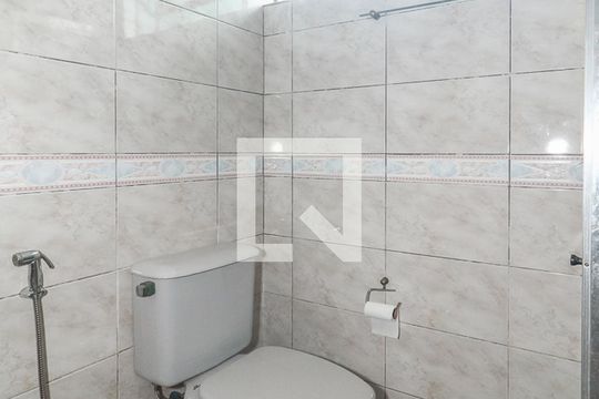 Banheiro de casa à venda com 4 quartos, 150m² em Jardim do Salso, Porto Alegre