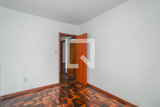 Quarto de casa à venda com 4 quartos, 150m² em Jardim do Salso, Porto Alegre