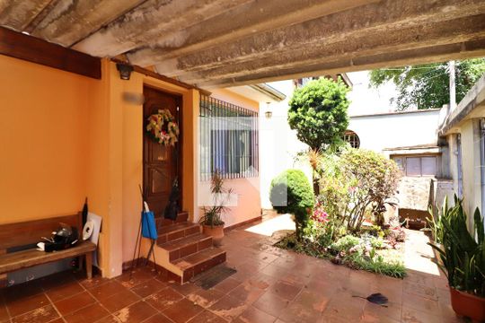 Garagem de casa à venda com 3 quartos, 500m² em Nova Petrópolis, São Bernardo do Campo