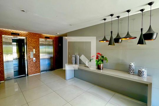 Hall de entrada de apartamento para alugar com 2 quartos, 62m² em Vila Augusta, Guarulhos
