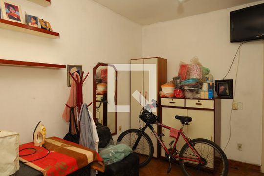 Quarto 2 de casa à venda com 4 quartos, 150m² em Vila Carmosina, São Paulo