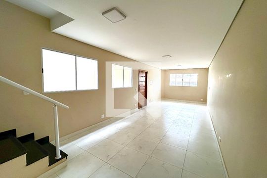 Sala de casa à venda com 3 quartos, 120m² em Vila Barros, Guarulhos
