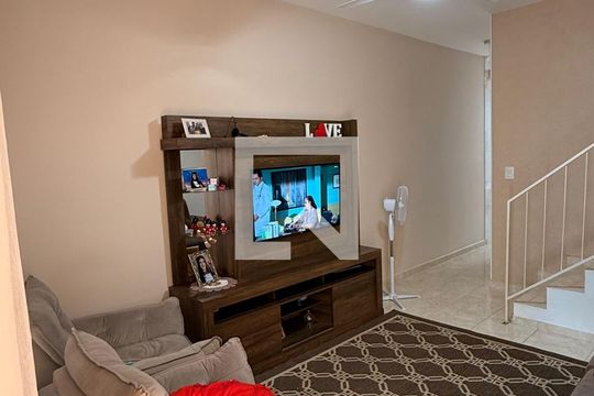 Casa à venda com 2 quartos, 90m² em Jardim Itália II, Várzea Paulista