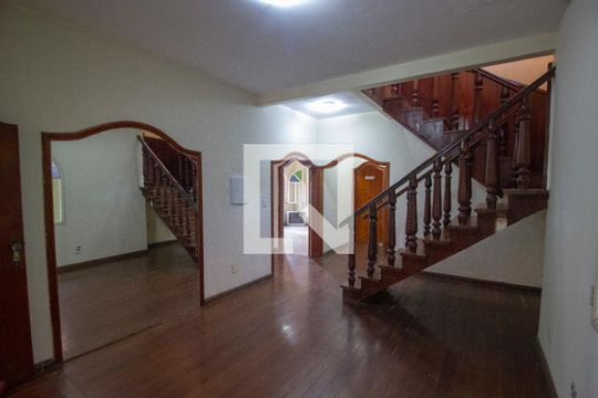 Casa para alugar com 3 quartos, 160m² em Qnb 1, Brasília