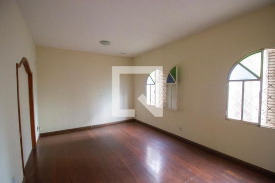 Casa para alugar com 3 quartos, 160m² em Qnb 1, Brasília