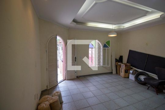 Casa para alugar com 3 quartos, 160m² em Qnb 1, Brasília