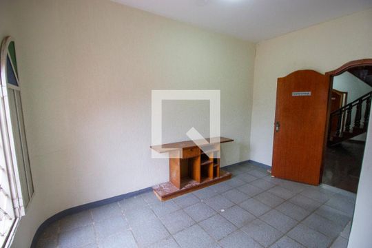 Casa para alugar com 3 quartos, 160m² em Qnb 1, Brasília