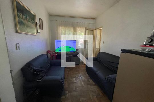 Sala de casa à venda com 4 quartos, 55m² em Ouro Branco, Novo Hamburgo