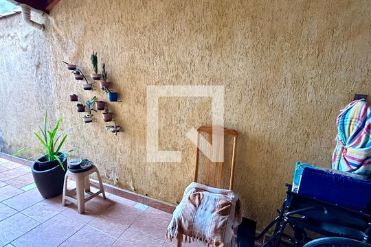 Quintal de casa à venda com 3 quartos, 180m² em Jardim Santa Beatriz, Guarulhos