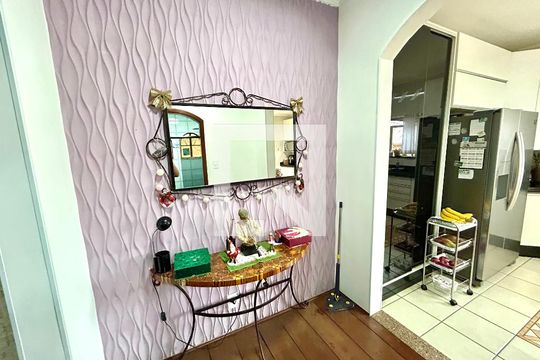 Hall de casa à venda com 3 quartos, 180m² em Jardim Santa Beatriz, Guarulhos