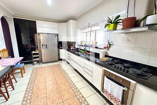 Cozinha de casa à venda com 3 quartos, 180m² em Jardim Santa Beatriz, Guarulhos