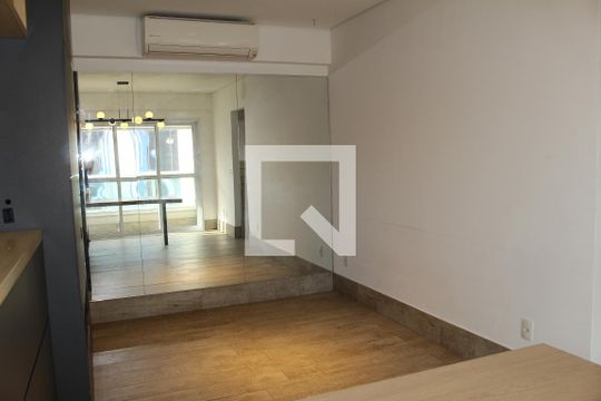 Sala/Cozinha de apartamento à venda com 2 quartos, 52m² em Higienópolis, São Paulo