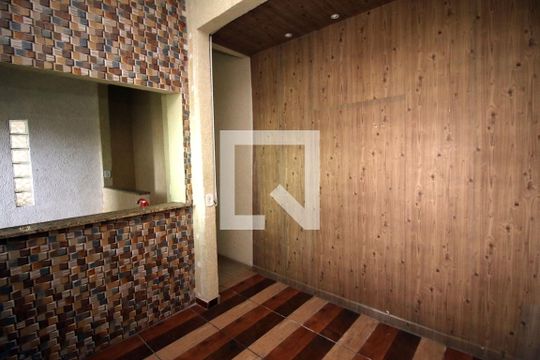 Sala de casa para alugar com 1 quarto, 50m² em Pavuna, Rio de Janeiro