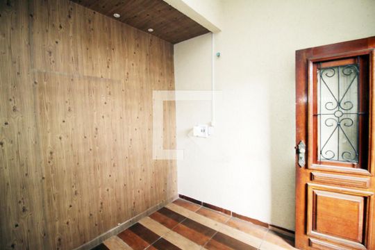 Sala de casa para alugar com 1 quarto, 50m² em Pavuna, Rio de Janeiro