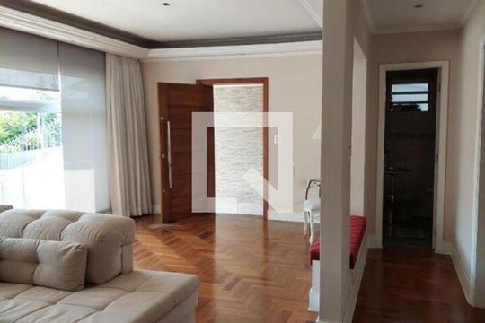 Casa à venda com 3 quartos, 315m² em Vila Romana, Goiânia