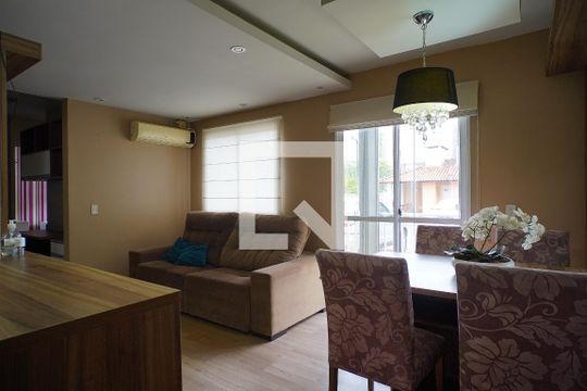 Sala  de apartamento à venda com 3 quartos, 70m² em Humaitá, Porto Alegre