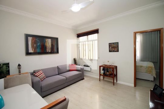 Sala de apartamento para alugar com 2 quartos, 55m² em Olaria, Rio de Janeiro
