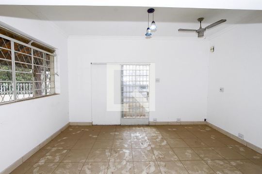 Sala de casa à venda com 5 quartos, 320m² em Carlos Prates, Belo Horizonte