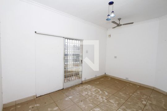 Sala de casa à venda com 5 quartos, 320m² em Carlos Prates, Belo Horizonte