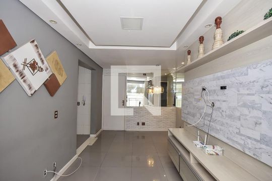 Sala de apartamento para alugar com 2 quartos, 46m² em Jardim Henriqueta, Taboão da Serra