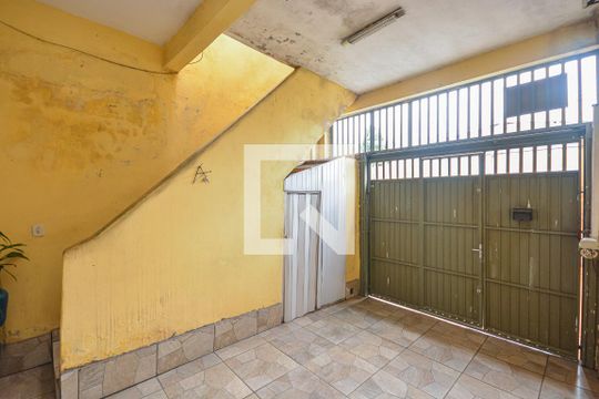 Garagem de casa para alugar com 3 quartos, 100m² em Jardim Represa, São Paulo