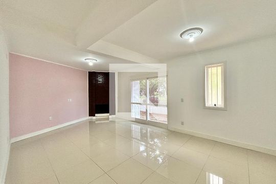 Sala de casa à venda com 4 quartos, 220m² em Jardim America, São Leopoldo