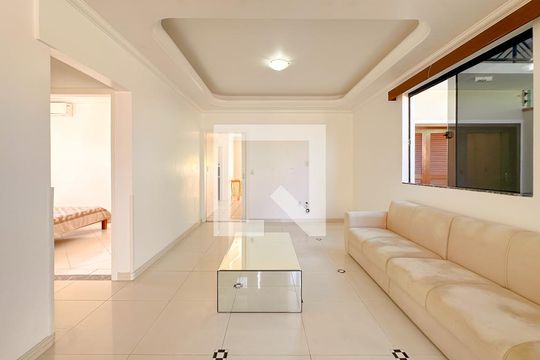 Sala de TV de casa para alugar com 4 quartos, 260m² em Jardim Cidade de Florianopolis, São José