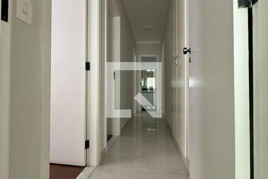 Corredor de apartamento à venda com 3 quartos, 175m² em Serra, Belo Horizonte