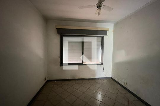 Quarto de casa para alugar com 3 quartos, 180m² em Centro, São Leopoldo