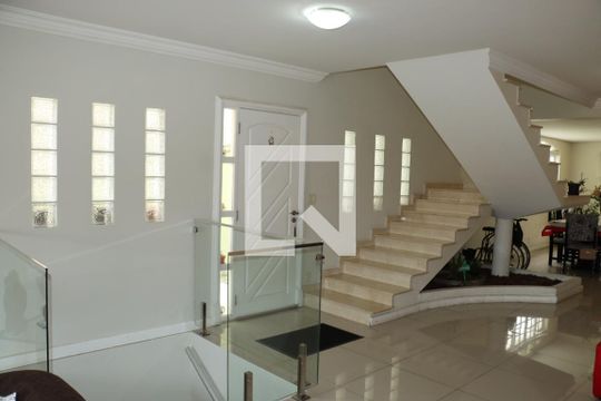 Casa de Condomínio para alugar com 4 quartos, 400m² em Granja Vianna, Cotia