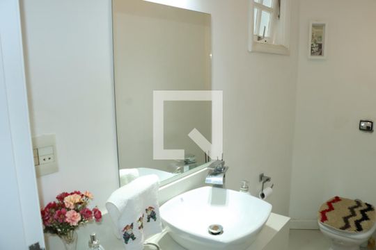 Casa de Condomínio para alugar com 4 quartos, 400m² em Granja Vianna, Cotia