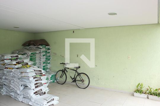 Casa de Condomínio para alugar com 4 quartos, 400m² em Granja Vianna, Cotia