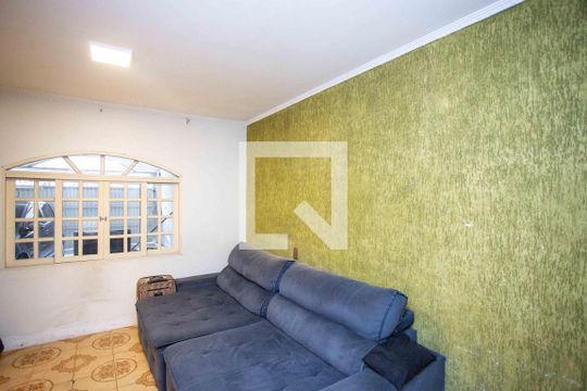Sala de TV de casa à venda com 3 quartos, 180m² em Conceição, Diadema