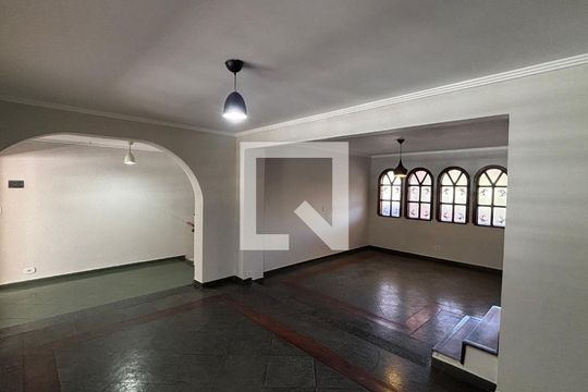 Sala de casa para alugar com 3 quartos, 265m² em Campestre, Santo André