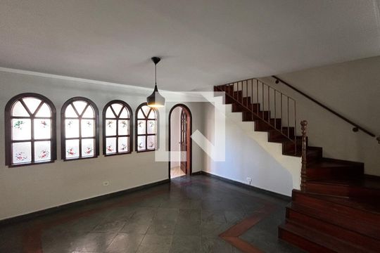 Sala de casa para alugar com 3 quartos, 265m² em Campestre, Santo André