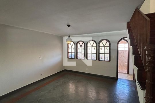 Sala de casa para alugar com 3 quartos, 265m² em Campestre, Santo André