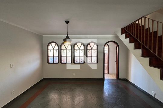 Sala de casa para alugar com 3 quartos, 265m² em Campestre, Santo André
