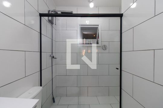 Banheiro de casa de condomínio à venda com 1 quarto, 49m² em Santa Tereza, Porto Alegre