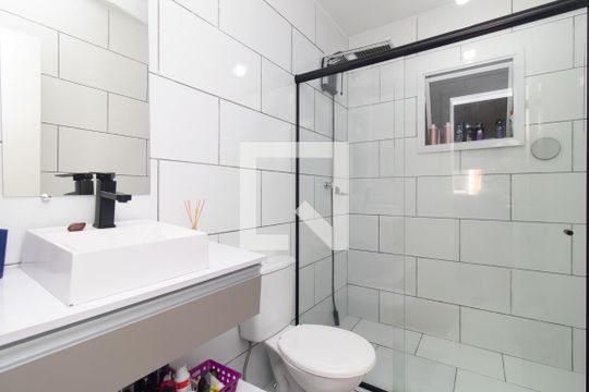 Banheiro de casa de condomínio à venda com 1 quarto, 49m² em Santa Tereza, Porto Alegre