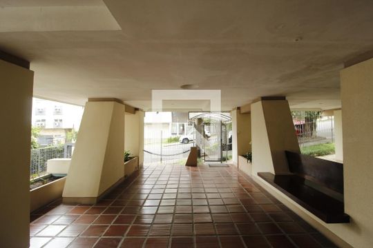 Hall social de apartamento à venda com 3 quartos, 68m² em Rio Branco, Porto Alegre