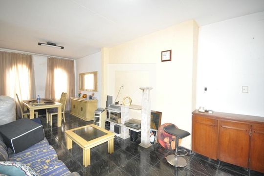 Sala de casa à venda com 2 quartos, 300m² em Vila Nivi, São Paulo